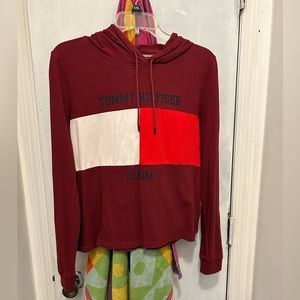 Women’s burgundy crop long sleeve hooded sweater